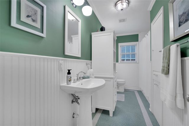 203 N Clay Street, Ennis, TX 75119