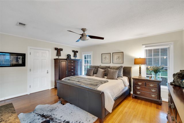 203 N Clay Street, Ennis, TX 75119