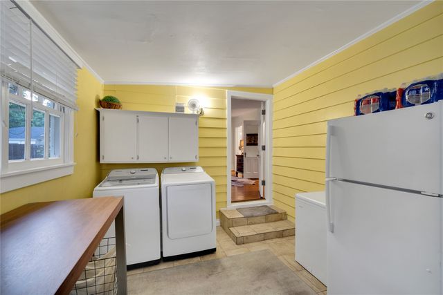 203 N Clay Street, Ennis, TX 75119