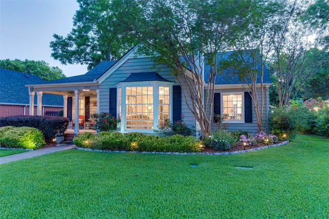 203 N Clay Street, Ennis, TX 75119