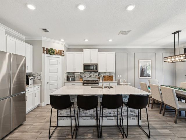 8630 CAMPUS WOODS WAY, New Port Richey, FL 34655