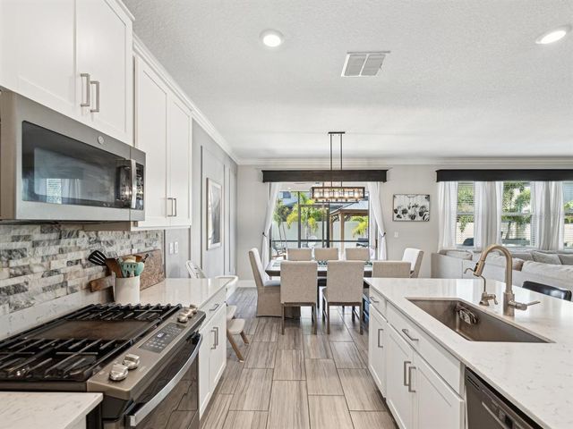 8630 CAMPUS WOODS WAY, New Port Richey, FL 34655
