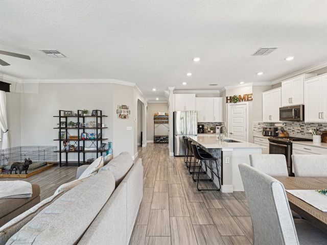 8630 CAMPUS WOODS WAY, New Port Richey, FL 34655