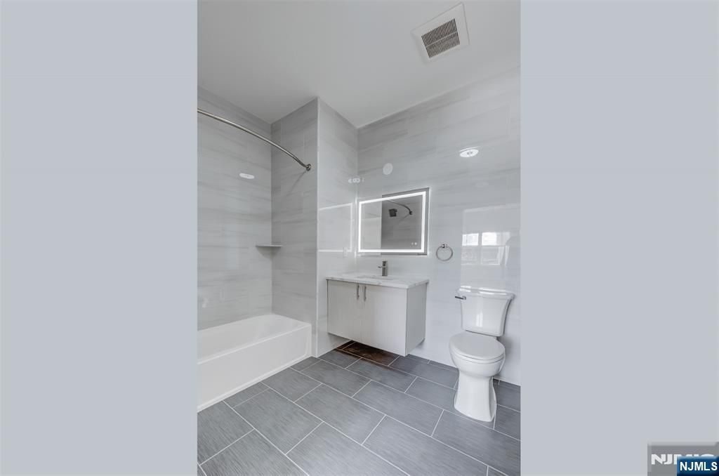 311 Sip Avenue 410, Jersey City, NJ 07306