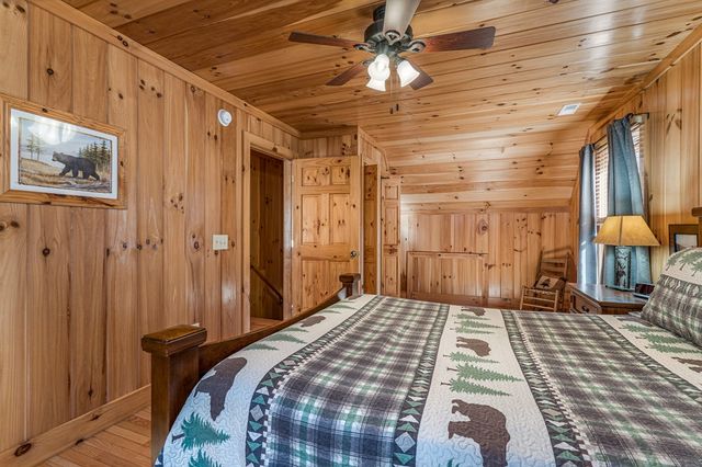 165 Riverview Drive, Robbinsville, NC 28771