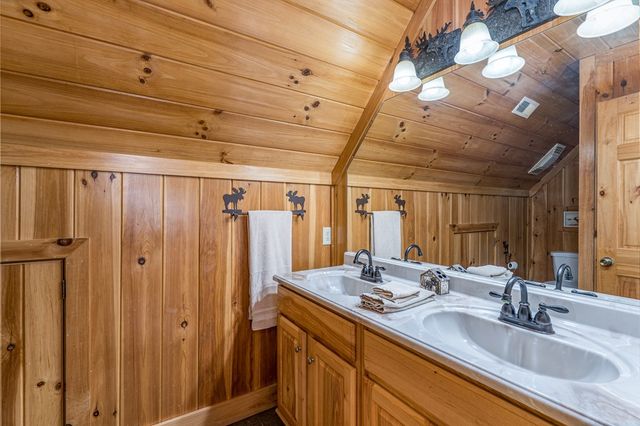 165 Riverview Drive, Robbinsville, NC 28771