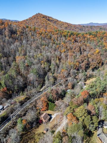 165 Riverview Drive, Robbinsville, NC 28771