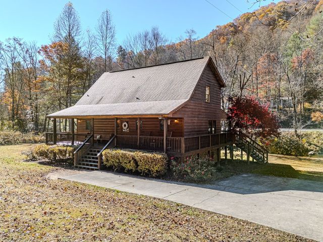 165 Riverview Drive, Robbinsville, NC 28771