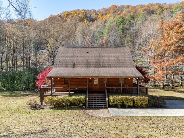 165 Riverview Drive, Robbinsville, NC 28771