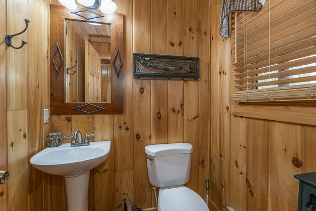 165 Riverview Drive, Robbinsville, NC 28771