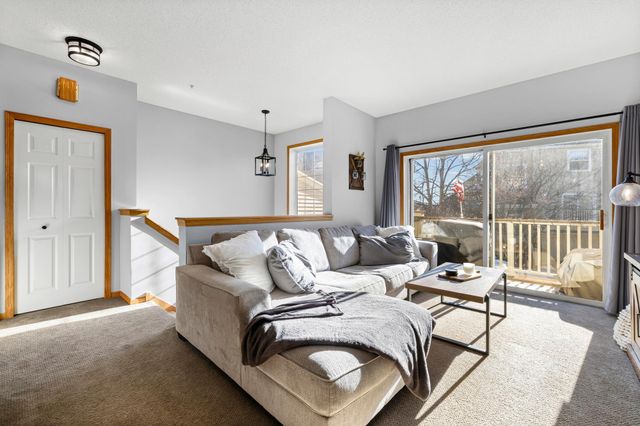 13733 54th Avenue N, Plymouth, MN 55446