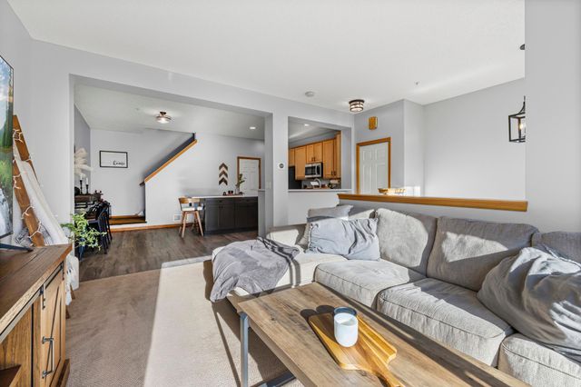 13733 54th Avenue N, Plymouth, MN 55446