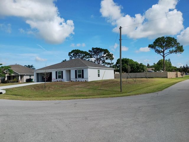 2102 SE HOLLAND ST New, Port St Lucie, FL 34952
