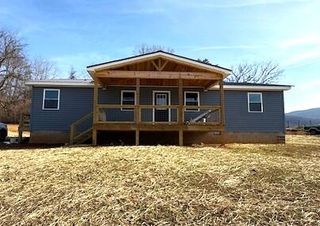 S 1919 Raymond AVE, Covington, VA 24426