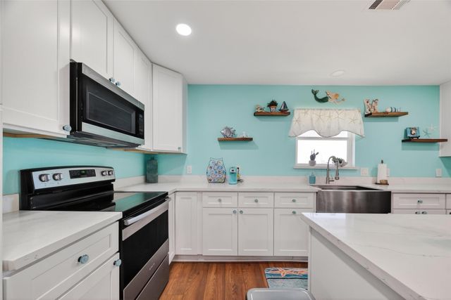 154 Poop Deck Lane, Freeport, TX 77541