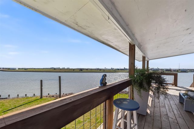 154 Poop Deck Lane, Freeport, TX 77541