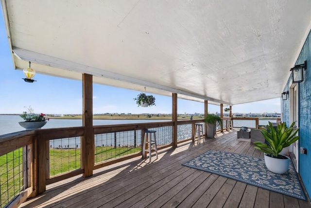 154 Poop Deck Lane, Freeport, TX 77541