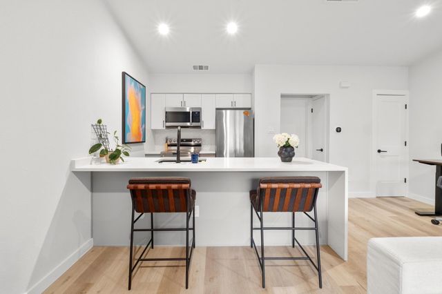 1213 Hollow Creek DR 3, Austin, TX 78704