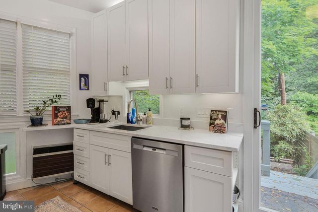 3512 30TH ST NW, Washington, DC 20008