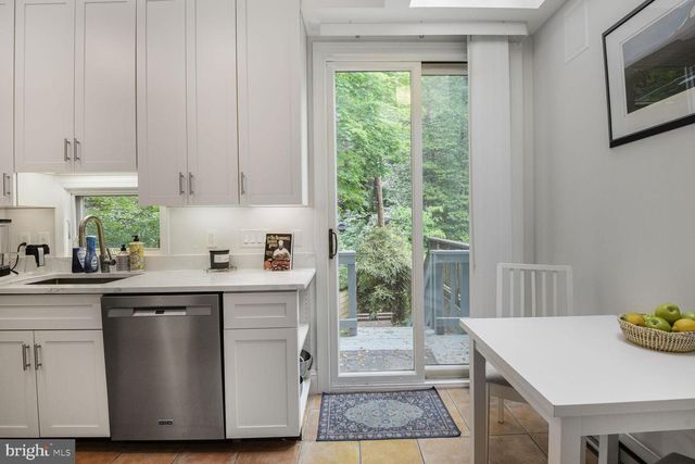 3512 30TH ST NW, Washington, DC 20008