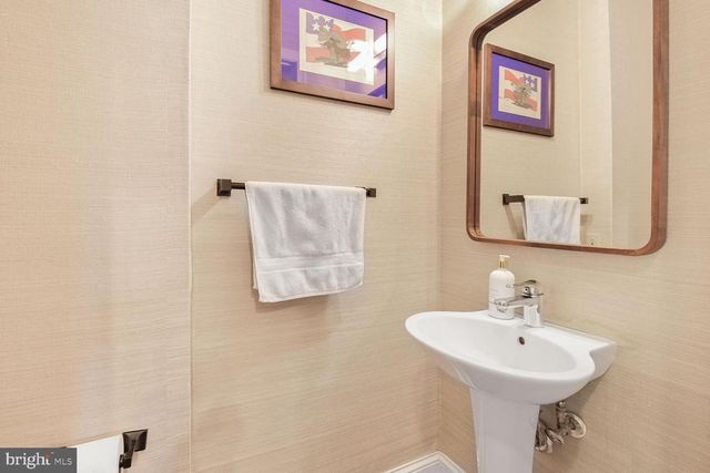 3512 30TH ST NW, Washington, DC 20008