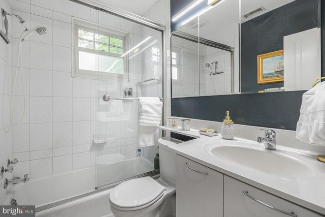 3512 30TH ST NW, Washington, DC 20008