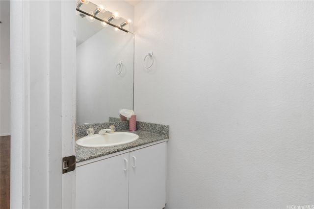 1629 Waikahalulu Lane C118, Honolulu, HI 96817