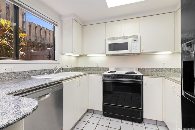 1629 Waikahalulu Lane C118, Honolulu, HI 96817