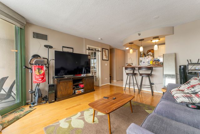 111 W Maple Street 3110, Chicago, IL 60610