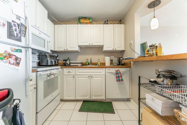 111 W Maple Street 3110, Chicago, IL 60610