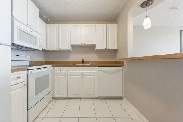 111 W Maple Street 3110, Chicago, IL 60610