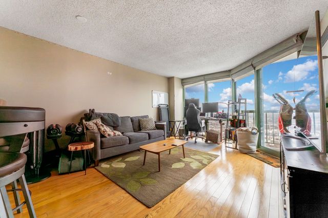 111 W Maple Street 3110, Chicago, IL 60610