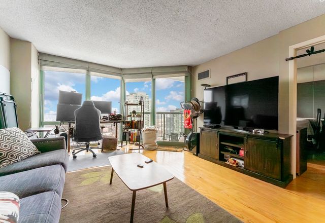 111 W Maple Street 3110, Chicago, IL 60610