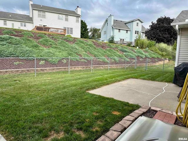 613 33RD Avenue N, Clinton, IA 52732