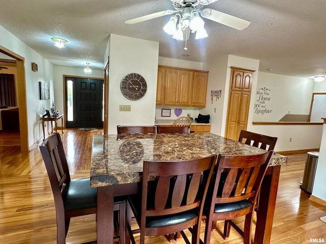 613 33RD Avenue N, Clinton, IA 52732