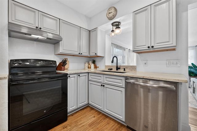 3911 21ST STREET N, St Petersburg, FL 33714