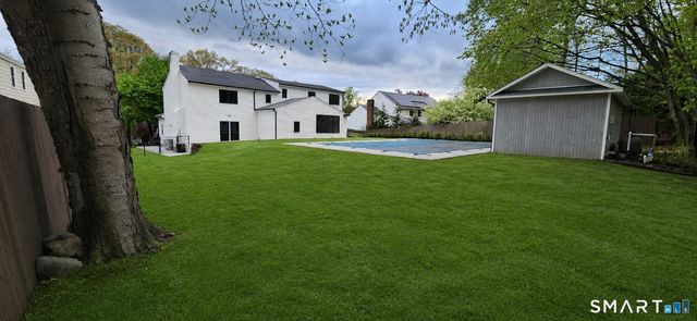 60 Fox Chase Lane, West Hartford, CT 06107