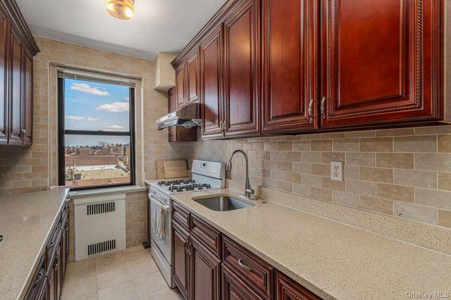 4035 Ithaca Street 5D, Elmhurst, NY 11373