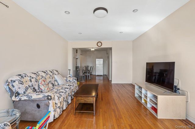 4035 Ithaca Street 5D, Elmhurst, NY 11373