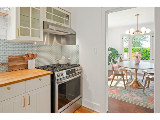 2219 CITY VIEW St, Eugene, OR 97405