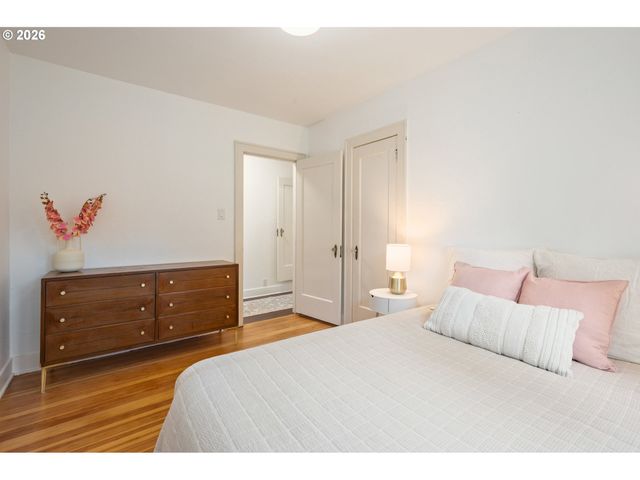 2219 CITY VIEW St, Eugene, OR 97405