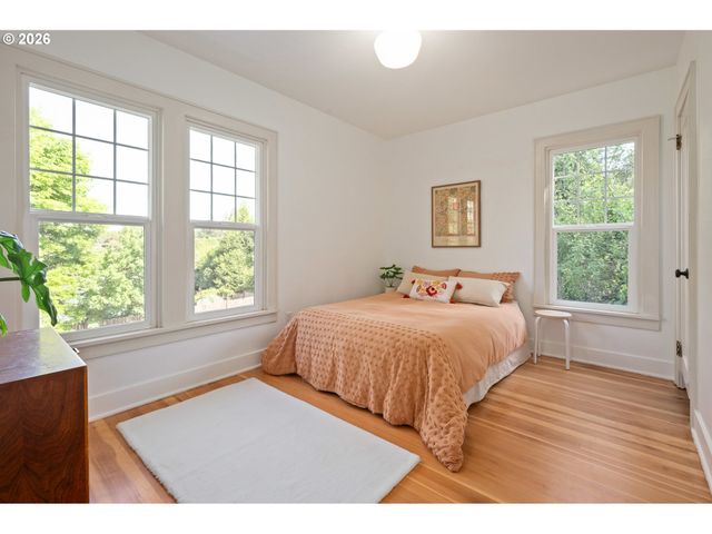 2219 CITY VIEW St, Eugene, OR 97405