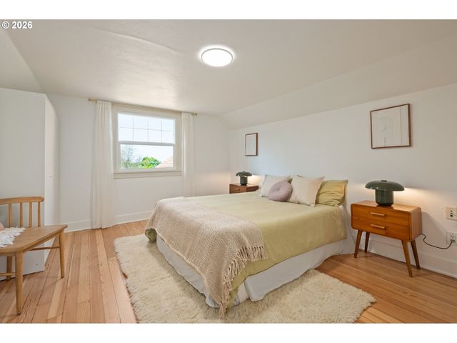 2219 CITY VIEW St, Eugene, OR 97405