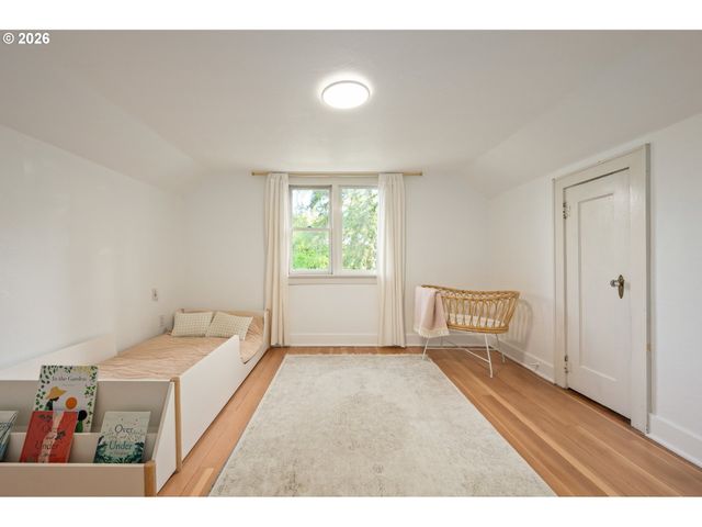 2219 CITY VIEW St, Eugene, OR 97405