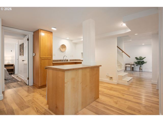 2219 CITY VIEW St, Eugene, OR 97405
