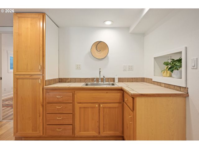 2219 CITY VIEW St, Eugene, OR 97405