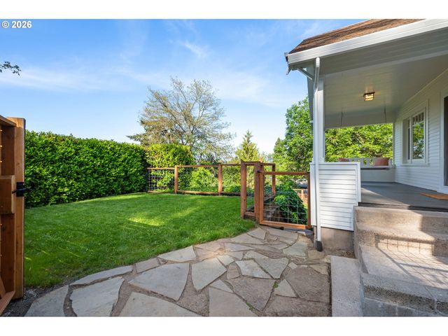 2219 CITY VIEW St, Eugene, OR 97405
