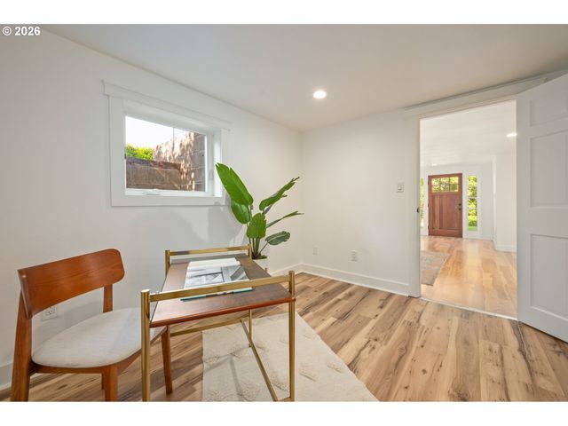 2219 CITY VIEW St, Eugene, OR 97405