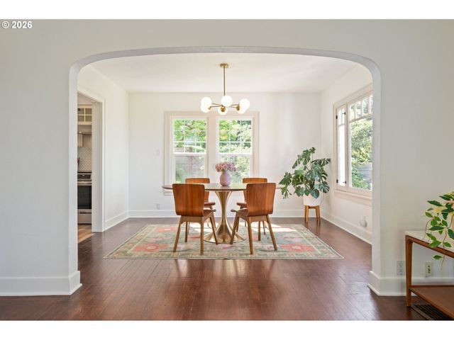 2219 CITY VIEW St, Eugene, OR 97405
