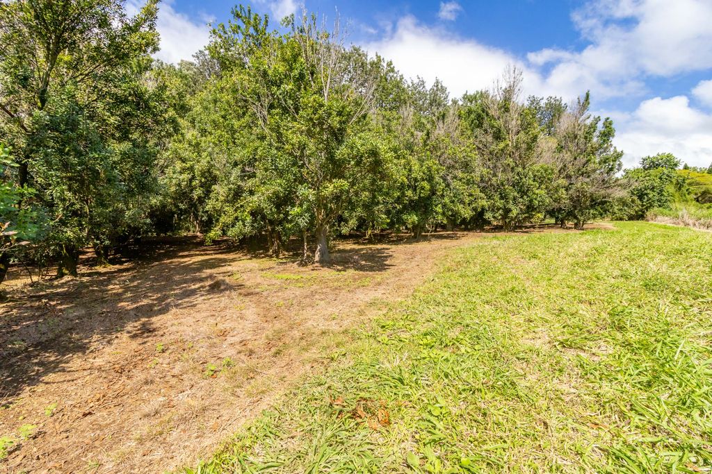 Image 11 of property listing at 96-2865 WOOD VALLEY RD, Pahala, HI 96777